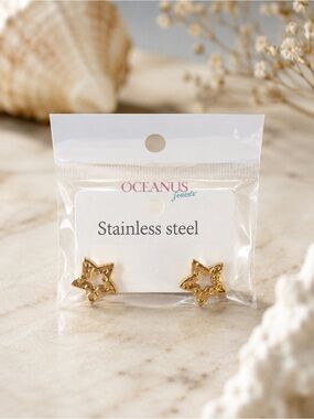 Oceanus Gold Star Stud Earrings ⭐